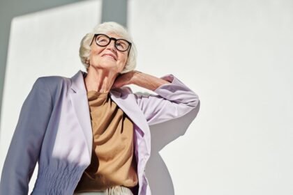 Comment être élégante après 60 ans : les conseils mode
