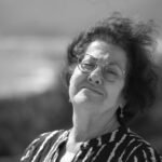 Comment se maquiller après 60 ans, même avec des lunettes
