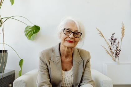 Quel rouge à lèvres après 60 ans : couleurs et textures