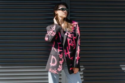 Comment porter un blazer femme : les associations qui marchent