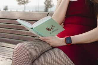 Comment porter une Apple Watch avec elegance au feminin