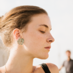 Quelles boucles d'oreilles porter selon la forme de son visage