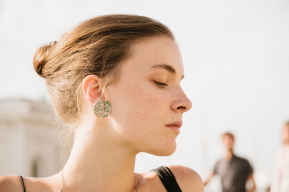 Quelles boucles d'oreilles porter selon la forme de son visage
