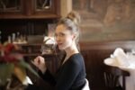 Quelle tenue pour aller au restaurant : idees chics pour femme