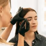 Comment maquiller ses sourcils quand on débute : méthode facile