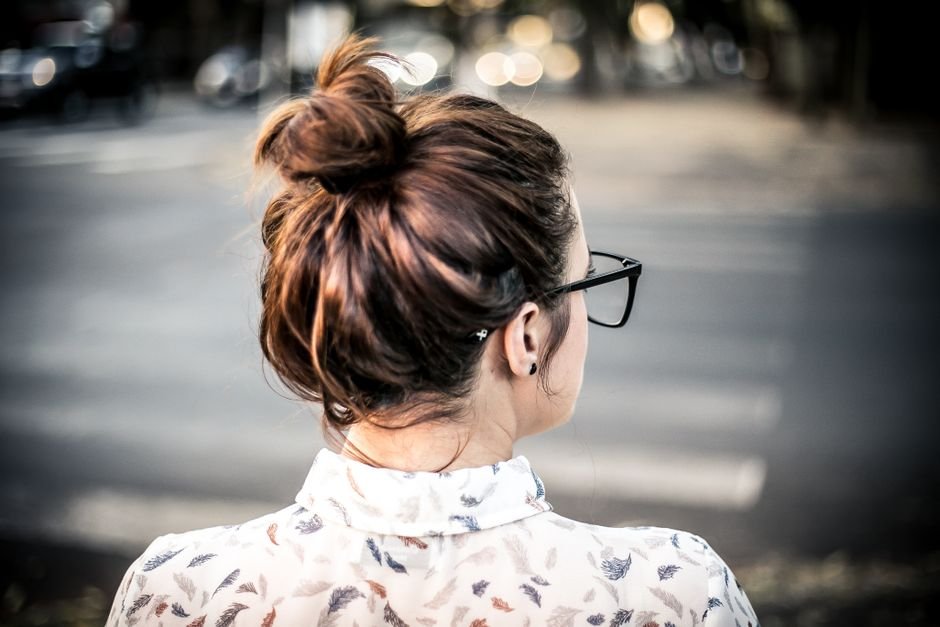 Comment faire un chignon facile : tutoriel etape par etape