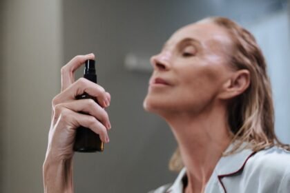 Quel soin visage a 50 ans : la routine anti-age ideale