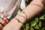 Comment porter plusieurs bracelets : l'art du layering reussi