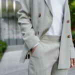 Comment assortir un pantalon beige : nos idées de looks