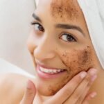Quel gommage visage choisir selon son type de peau