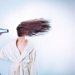 Quel sèche-cheveux choisir : notre guide d'achat complet
