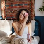 Comment bien se démaquiller le visage : la bonne méthode