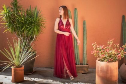 Quel maquillage avec une robe terracotta : yeux et lèvres
